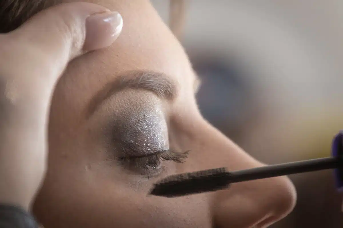 Maquillage des yeux : Techniques pour sublimer votre regard
