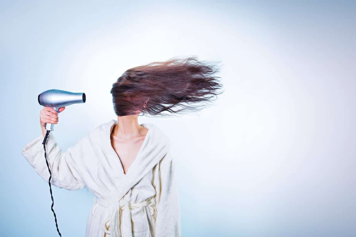 Shampoing sec : une solution rapide pour des cheveux toujours impeccables