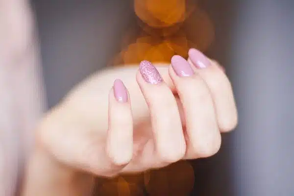 Prendre soin de ses ongles : les secrets pour avoir des mains sublimes